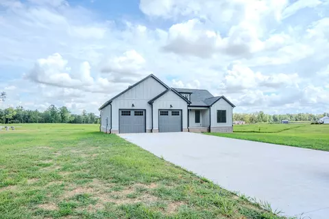Exterior - 176 Beartown Rd, Loretto, TN 38469 photo 3 of 8