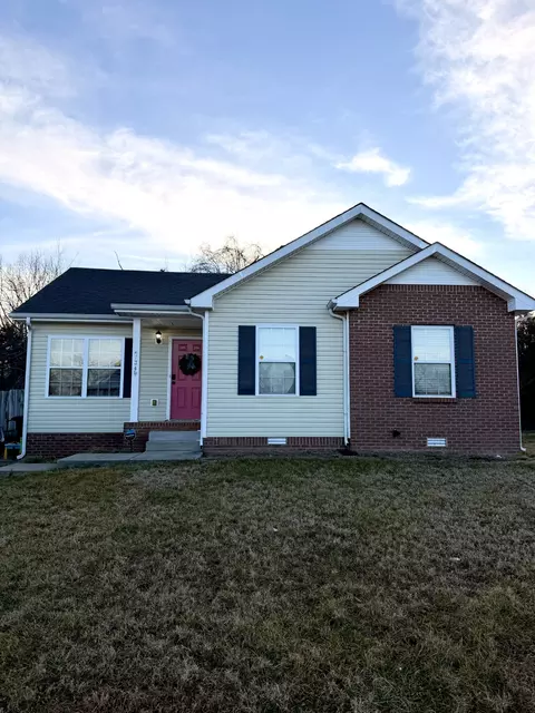 2784 Russet Ridge Dr, Clarksville, TN 37040