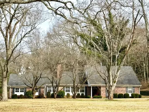 905 S Jefferson St, Winchester, TN 37398