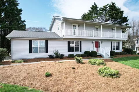 1922 W Brookhaven Cir, Dalton, GA 30720