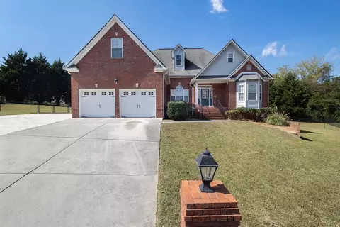 8005 Leon Brenda Ln, Ooltewah, TN 37363