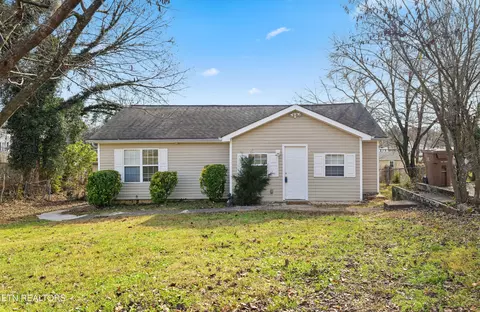 1206 W Parkway Ave, Knoxville, TN 37912
