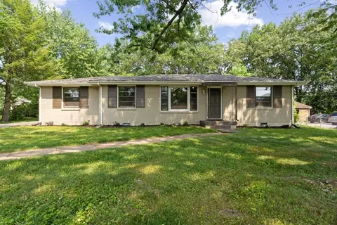 30 Dalewood Dr, Clarksville, TN 37042