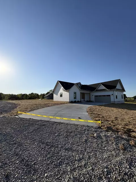 2647 Pleasant Grove Rd, Westmoreland, TN 37186