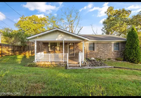 2658 Randall Rd, Strawberry Plains, TN 37871