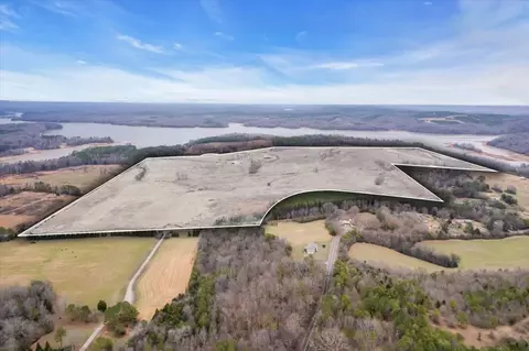 979 Baker Ln, Birchwood, TN 37308
