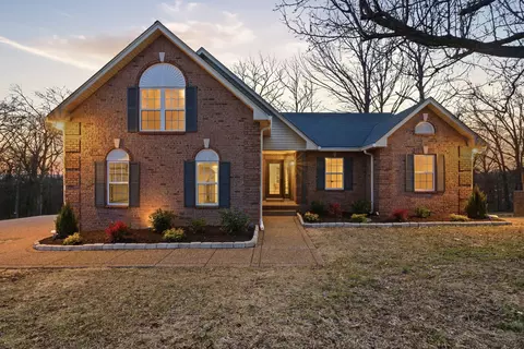 828 W Nocturne Dr, Nashville, TN 37207