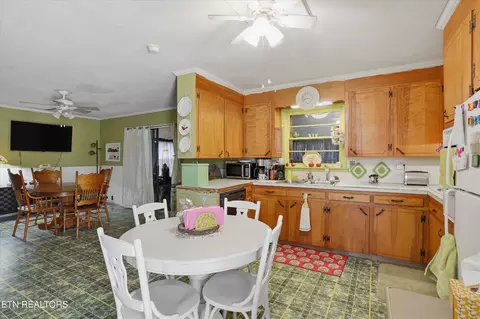 Kitchen - 415 N 1st Ave, Baxter, TN 38544 photo 1 of 4