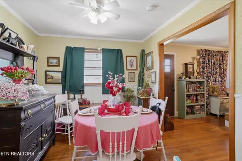 Dining - 415 N 1st Ave, Baxter, TN 38544 photo 2 of 4