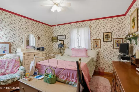 Bedroom - 415 N 1st Ave, Baxter, TN 38544 photo 3 of 4