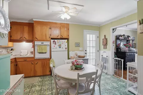 Kitchen - 415 N 1st Ave, Baxter, TN 38544 photo 3 of 4