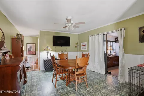 Dining - 415 N 1st Ave, Baxter, TN 38544 photo 3 of 4