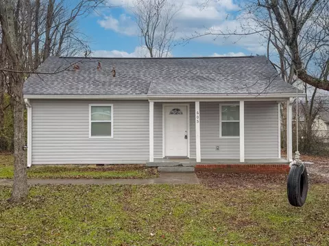 605 Flegal Ave, Rossville, GA 30741