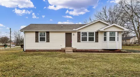 914 Poppy Dr, Clarksville, TN 37042