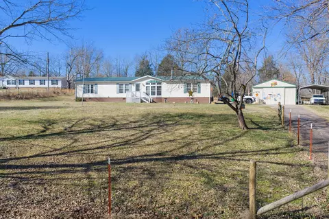419 Hughes Rd E, Jackson, TN 38305 photo 4