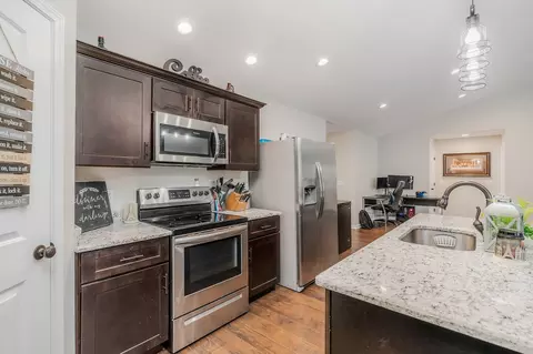 Kitchen - 260 Celeste Dr, Baxter, TN 38544 photo 3 of 4