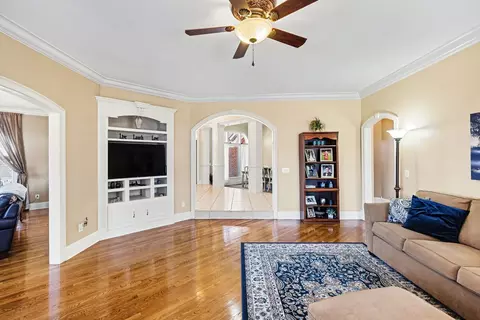 Living - 2844 Highway 52 E, Bethpage, TN 37022 photo 2 of 3