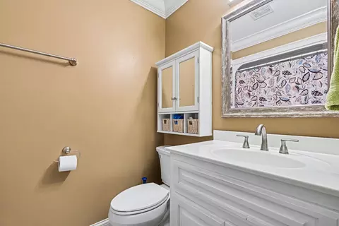 Bath - 2844 Highway 52 E, Bethpage, TN 37022 photo 7 of 8