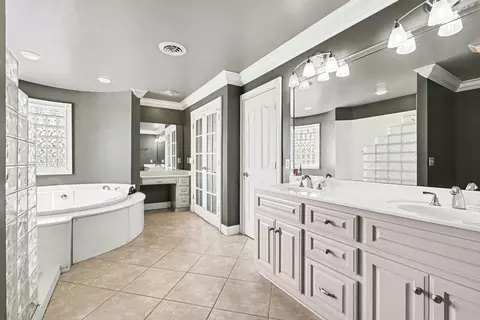 Bath - 2844 Highway 52 E, Bethpage, TN 37022 photo 6 of 8