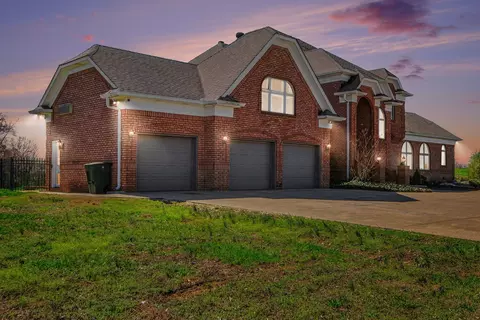 Exterior - 2844 Highway 52 E, Bethpage, TN 37022 photo 3 of 16