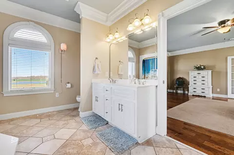 Bath - 2844 Highway 52 E, Bethpage, TN 37022 photo 1 of 8