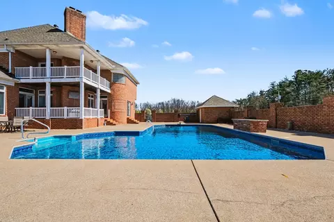 Exterior - 2844 Highway 52 E, Bethpage, TN 37022 photo 11 of 16