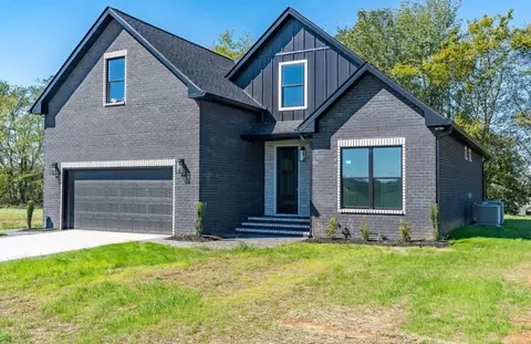 308 Billy T Dr, Elkton, KY 42220