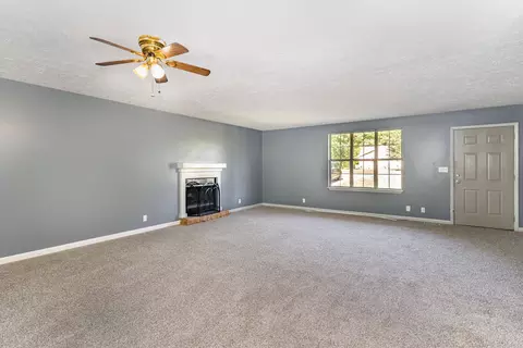 Living - 2104 Wolfe Rd, White Bluff, TN 37187 photo 4 of 4