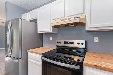 Kitchen - 2104 Wolfe Rd, White Bluff, TN 37187 photo 2 of 2