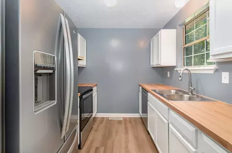 Kitchen - 2104 Wolfe Rd, White Bluff, TN 37187 photo 1 of 2