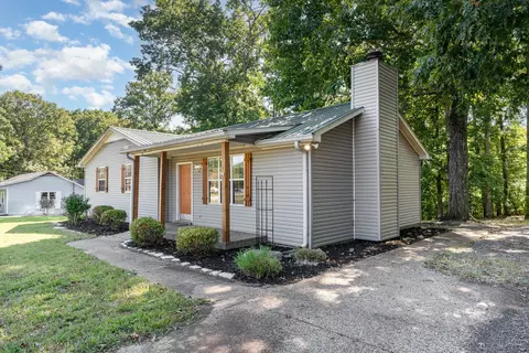 Exterior - 2104 Wolfe Rd, White Bluff, TN 37187 photo 2 of 4