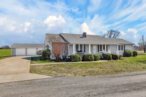 33 Tucker Ln, Taft, TN 38488