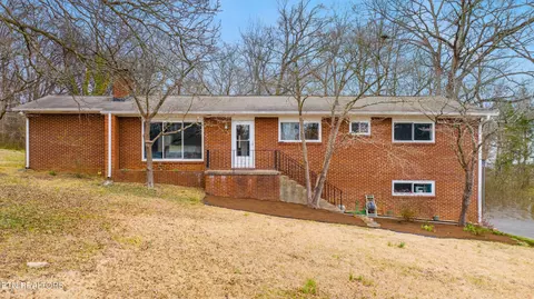 2314 Sharpsburg Rd, Knoxville, TN 37917