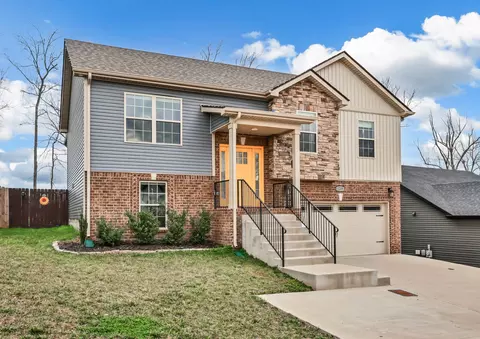 1200 Cardinal Creek Dr, Clarksville, TN 37040