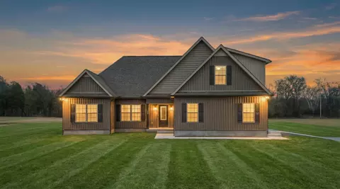 802 Longview Rd, Shelbyville, TN 37160