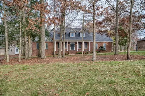 444 Ironwood Cir, Crossville, TN 38571