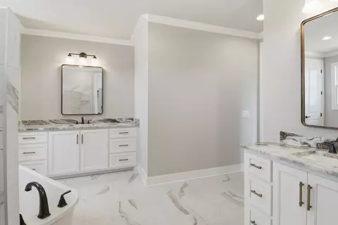 Bath - 1561 John Sharp Rd, Spring Hill, TN 37174 photo 1 of 12