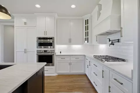 Kitchen - 1561 John Sharp Rd, Spring Hill, TN 37174 photo 7 of 10