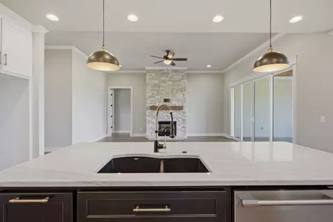 Kitchen - 1561 John Sharp Rd, Spring Hill, TN 37174 photo 8 of 10