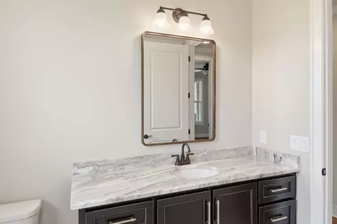 Bath - 1561 John Sharp Rd, Spring Hill, TN 37174 photo 9 of 12