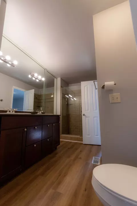Bath - 1102 Falling Tree Ct, Murfreesboro, TN 37130 photo 1 of 6