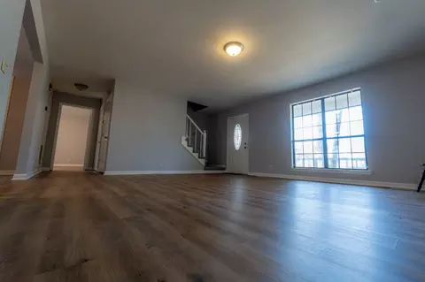 Living - 1102 Falling Tree Ct, Murfreesboro, TN 37130 photo 3 of 6