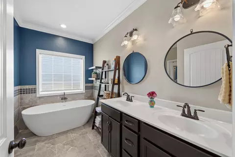 Bath - 1663 Southside Rd, Southside, TN 37171 photo 1 of 4