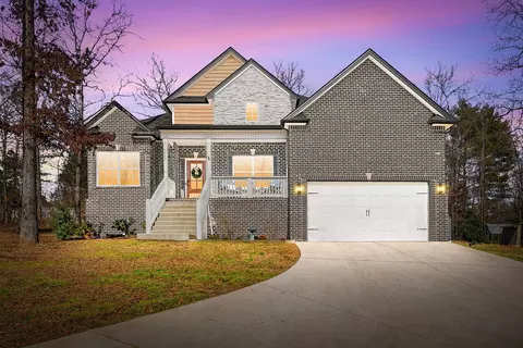 Exterior - 1663 Southside Rd, Southside, TN 37171 photo 1 of 15