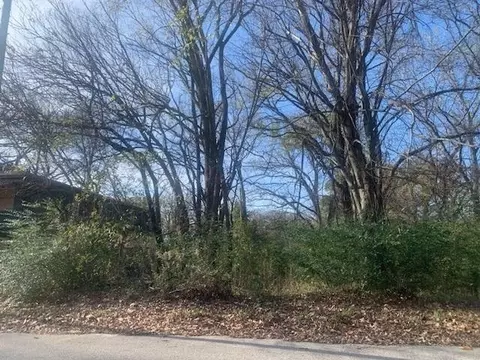 1615 Barton St, Memphis, TN 38106