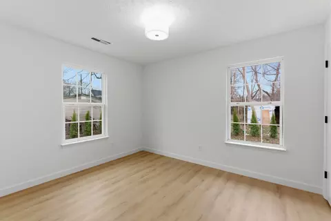 Bedroom - 507 E State St, Murfreesboro, TN 37130 photo 4 of 5