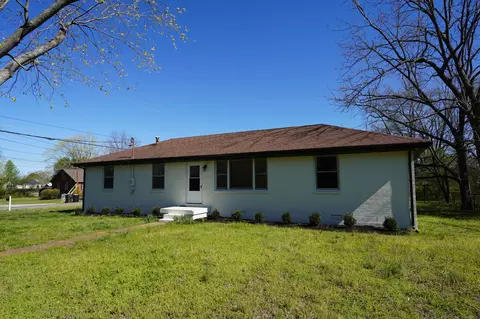 1015 Dickens St, Greenbrier, TN 37073