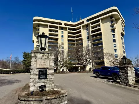 6666 Brookmont Ter #208, Nashville, TN 37205