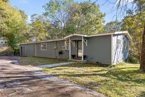 54 Ferncliff Dr, Rossville, GA 30741