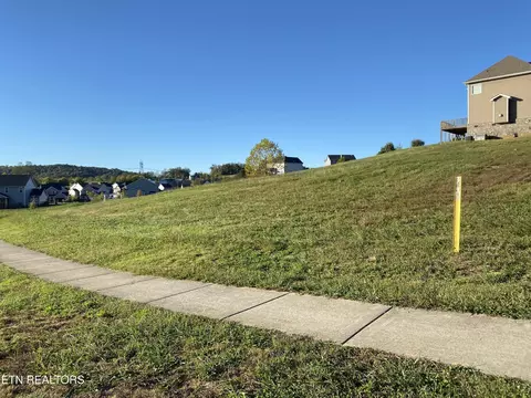 81 Elderberry St, Oak Ridge, TN 37830